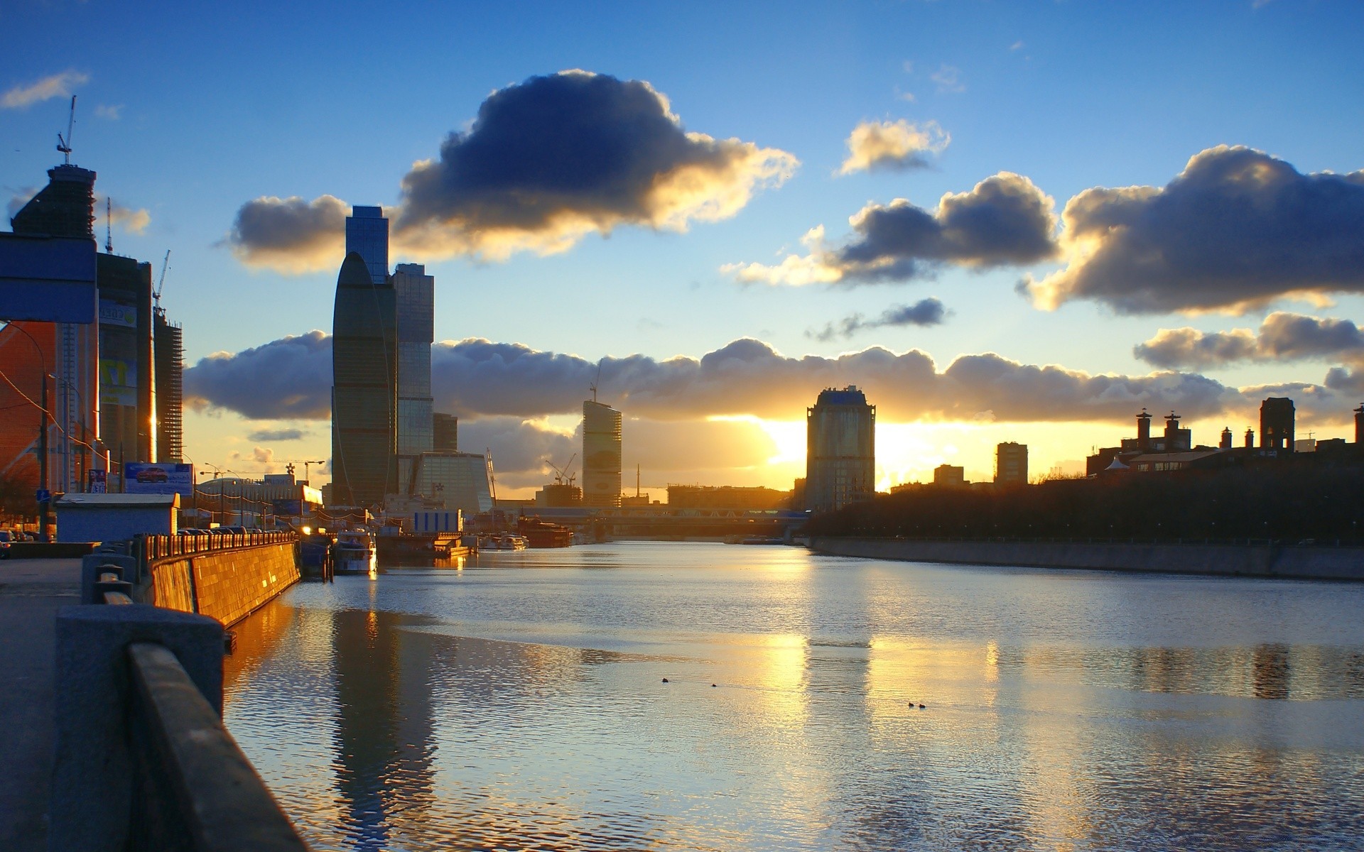 altre città tramonto acqua crepuscolo architettura città sera cielo alba fiume viaggi skyline riflessione città all aperto casa centro grattacielo ponte