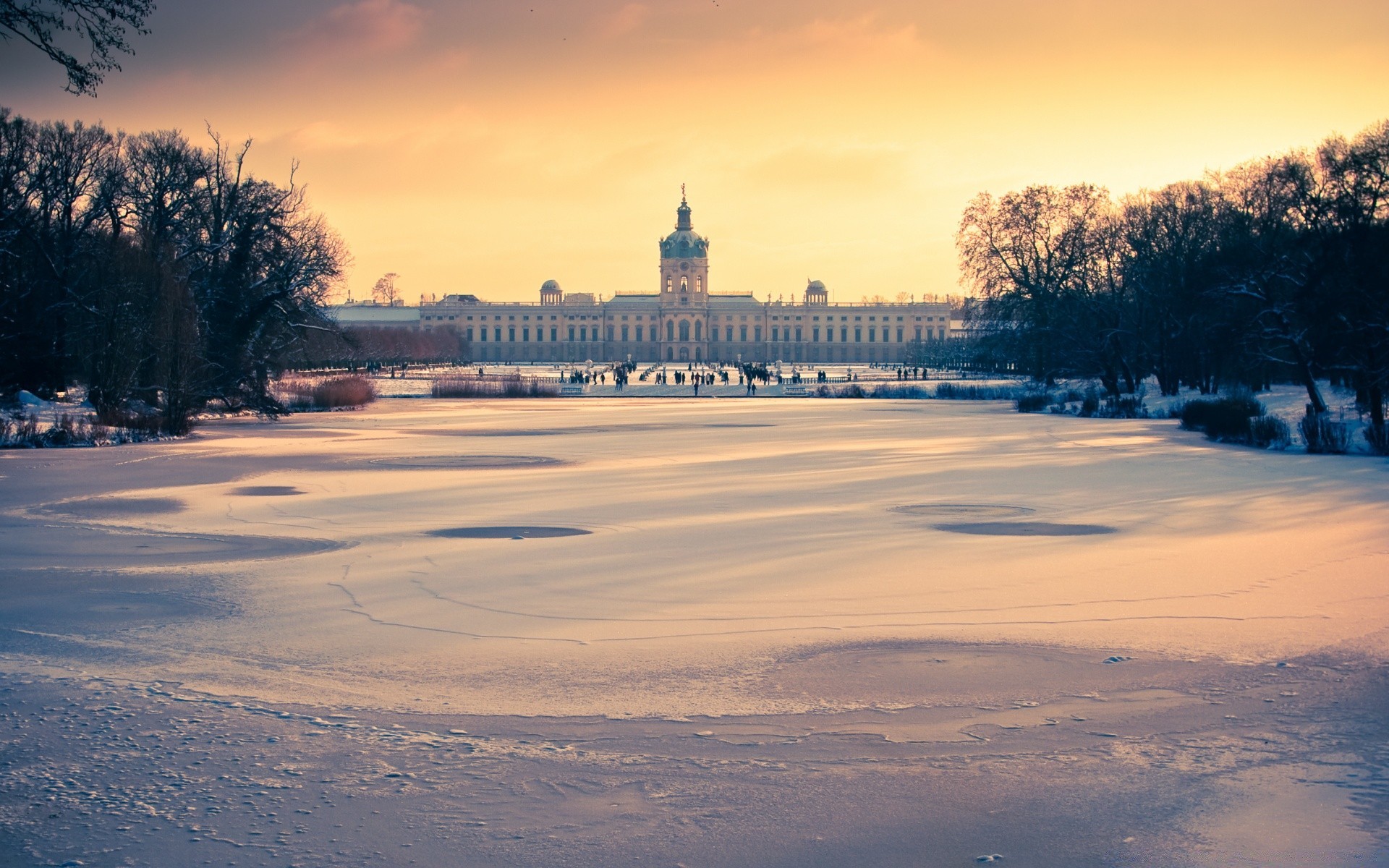 otras ciudades invierno nieve paisaje al aire libre árbol frío cielo viajes amanecer agua tarde puesta de sol hielo escarcha congelado crepúsculo lago río naturaleza