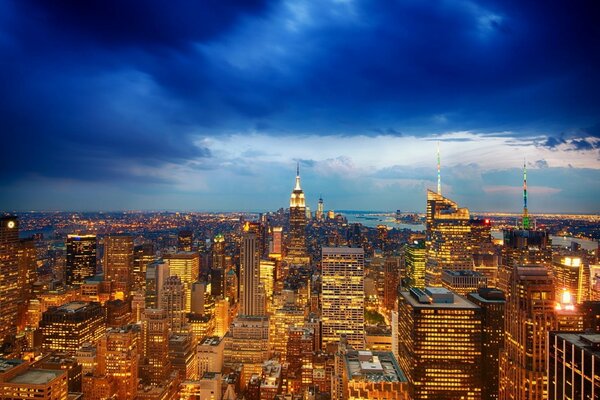 Architecture et gratte-ciel, ville de nuit