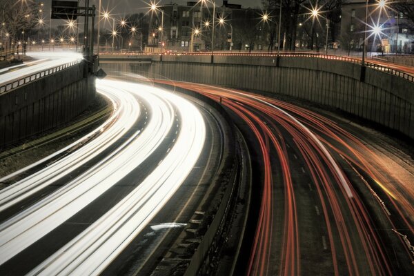 Şehirde gece geç saatlerde maruz kalma ile yol