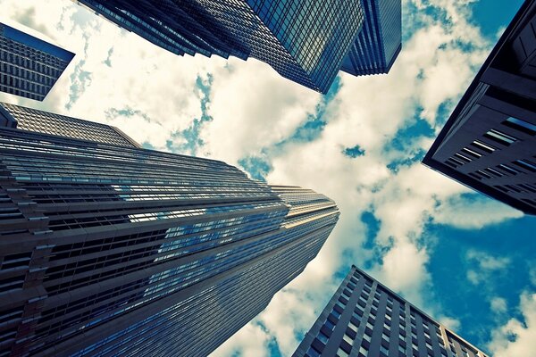 Rascacielos y cielo, ciudad y vidrio