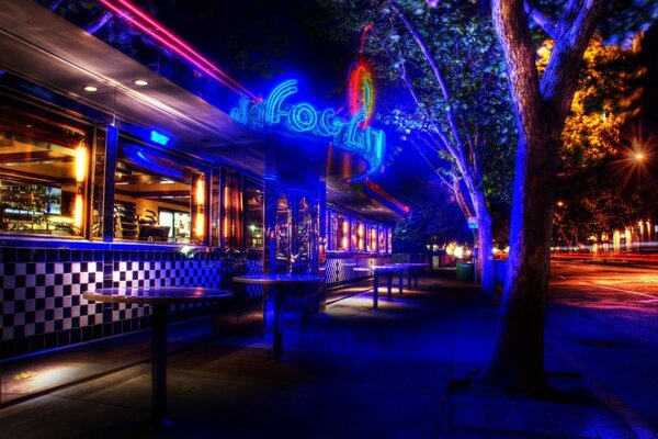 Night Avenue Cafe Fast food alberi luci