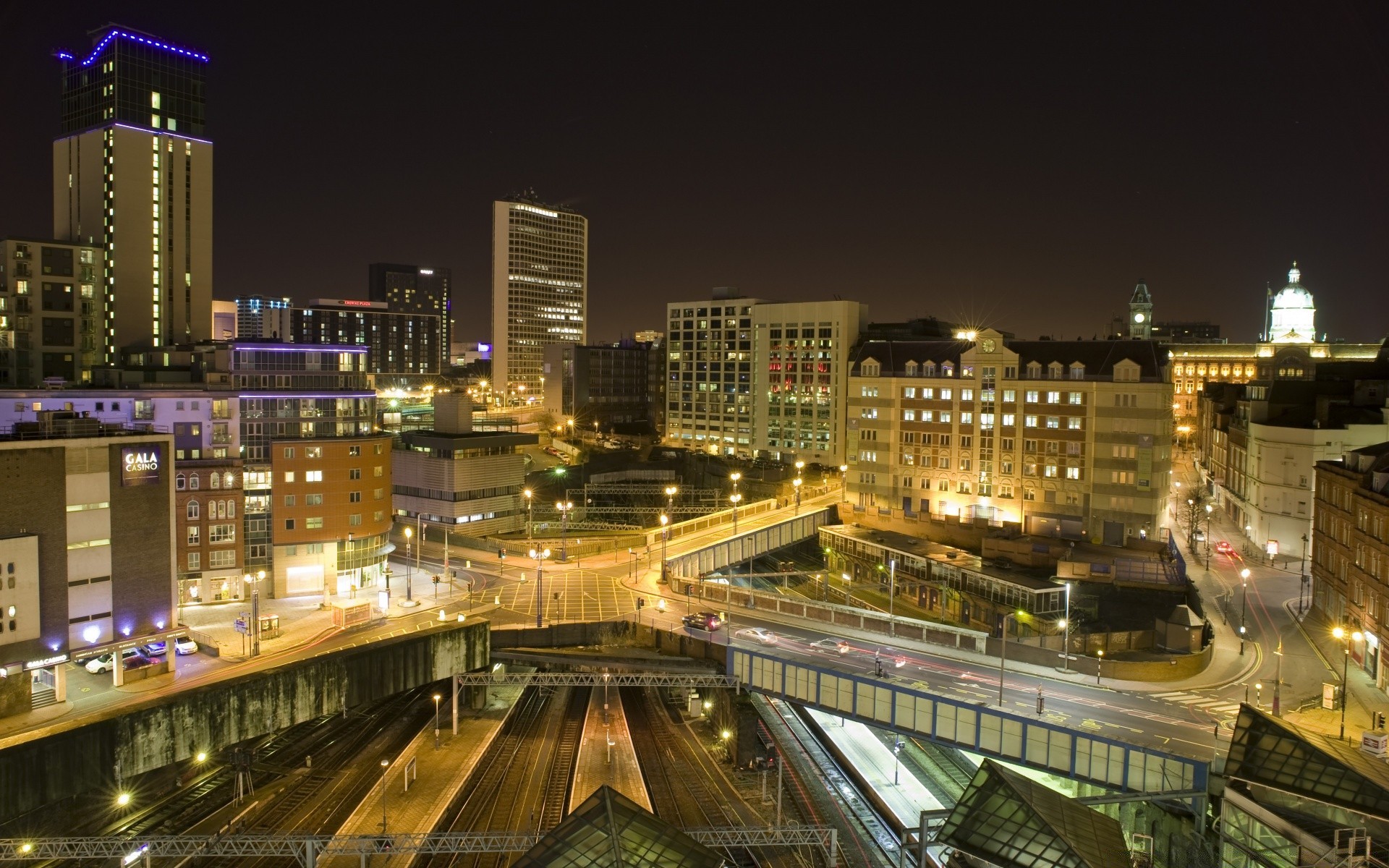 altre città città strada centro crepuscolo architettura città traffico viaggi grattacielo sera ponte skyline casa sistema di trasporto urbano autostrada strada moderno affari illuminato