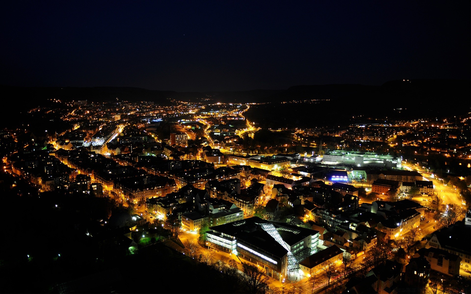 otras ciudades ciudad viajes ciudad arquitectura puesta de sol noche crepúsculo cielo agua urbano skyline centro de la ciudad luz calle iluminado al aire libre