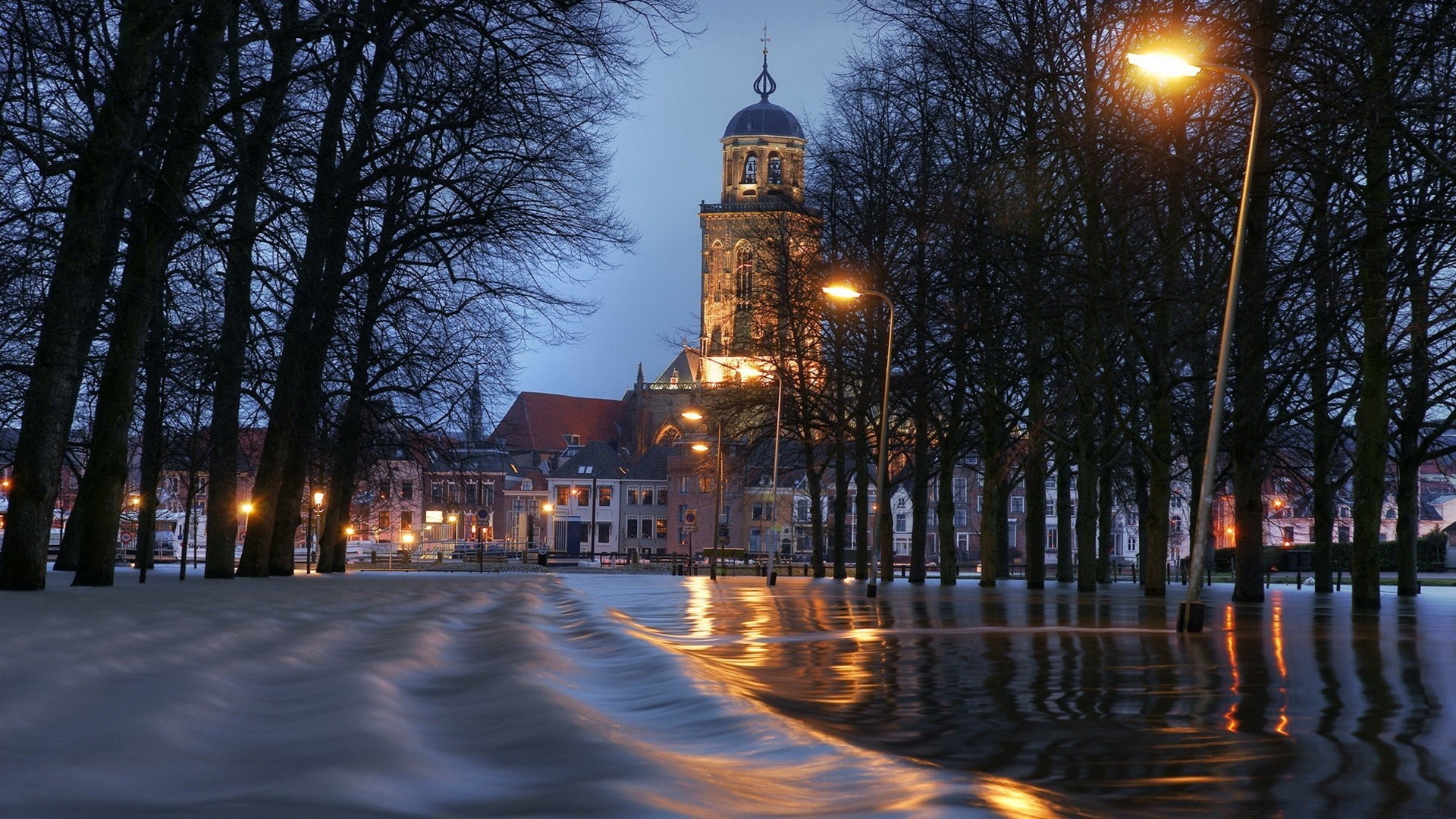 otras ciudades ciudad arquitectura viajes crepúsculo noche luz calle agua casa río al aire libre puesta de sol puente iglesia iluminado reflexión cielo urbano