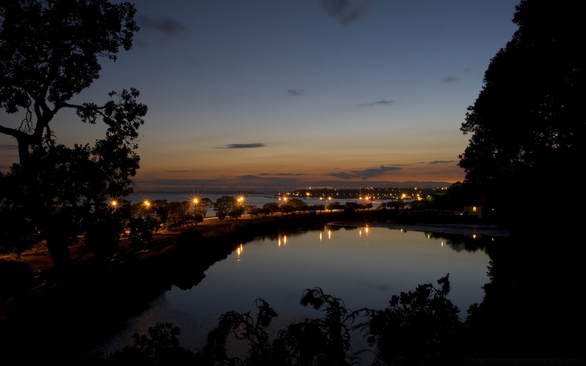 otras ciudades agua puesta de sol árbol amanecer paisaje lago noche cielo río reflexión viajes playa sol crepúsculo al aire libre luz naturaleza