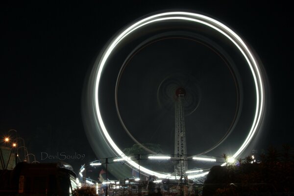 Roda gigante visão noturna