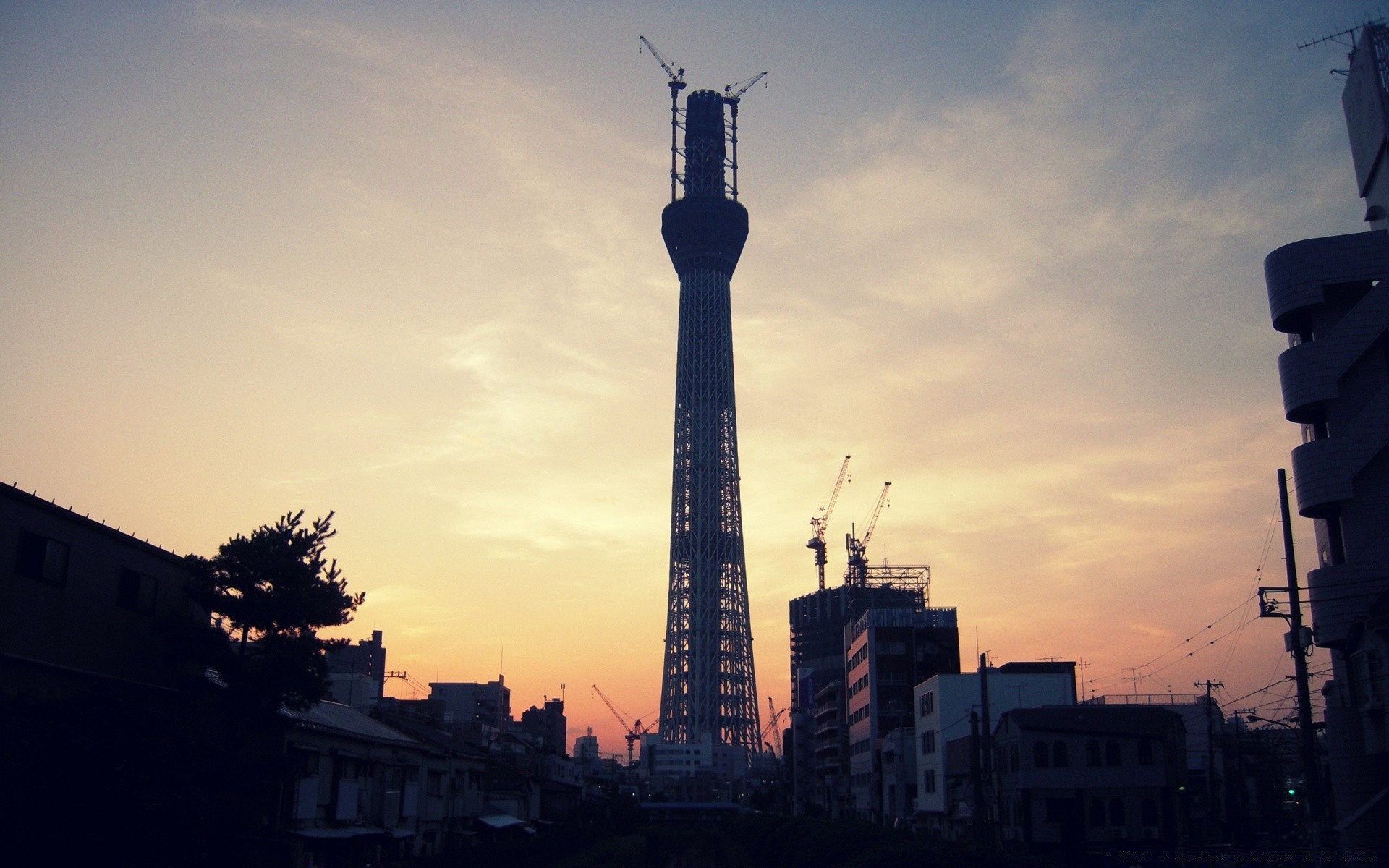 otras ciudades ciudad arquitectura puesta de sol cielo torre viajes rascacielos skyline ciudad al aire libre hogar noche