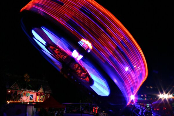 Das Festival ist nachtaktiv. Die Musik. Eine schöne Stadt. Das Licht