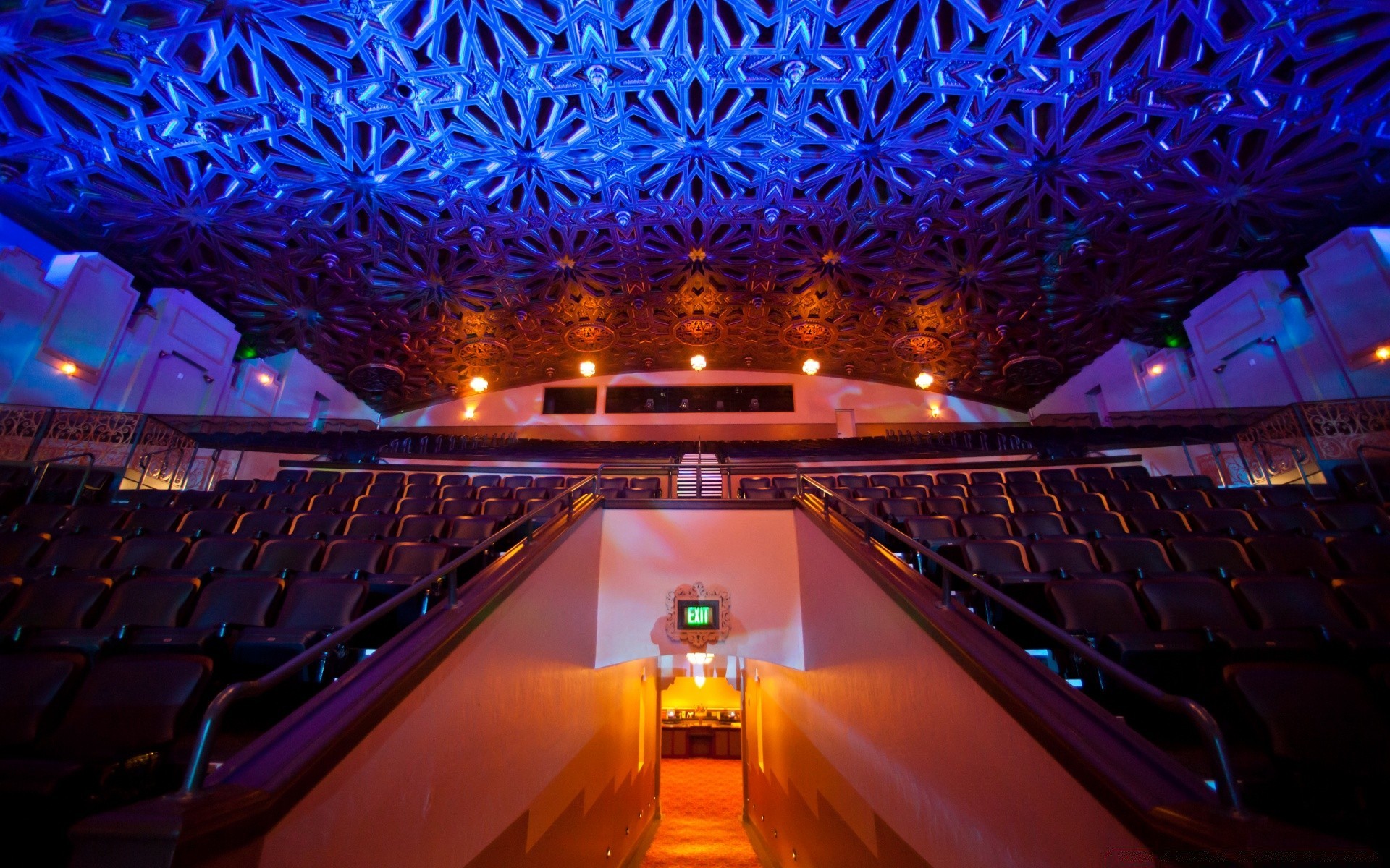 maison et intérieur concert auditorium stade performance lumière musique théâtre scène concours lieu flou soirée intérieur liège