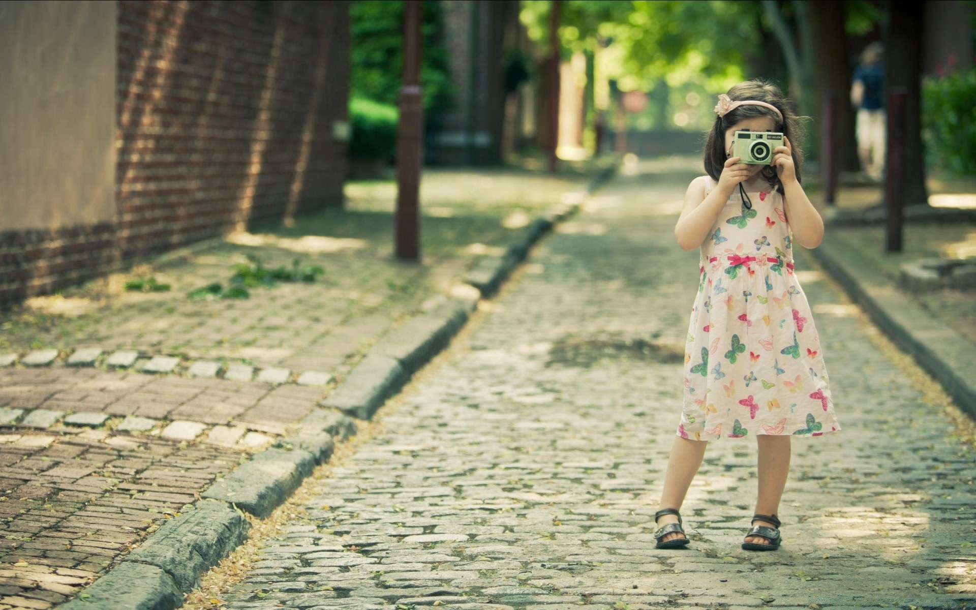 bambini ragazza bambino uno ritratto all aperto divertimento strada uomo estate bello sorriso parco donna stile di vita giovane vestito