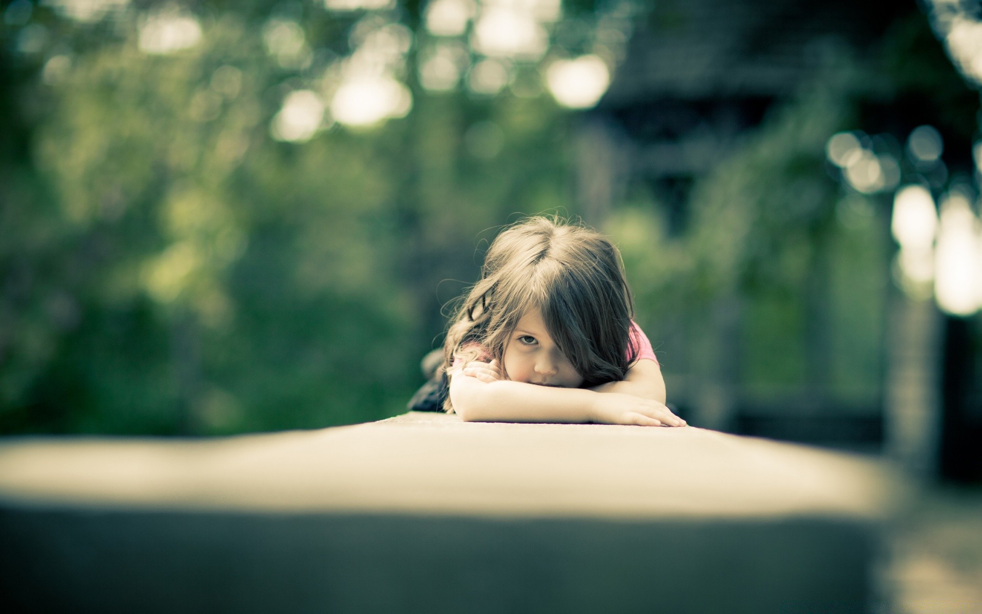 bambini ragazza natura ritratto donna sfocatura all aperto estate bel tempo erba parco uno