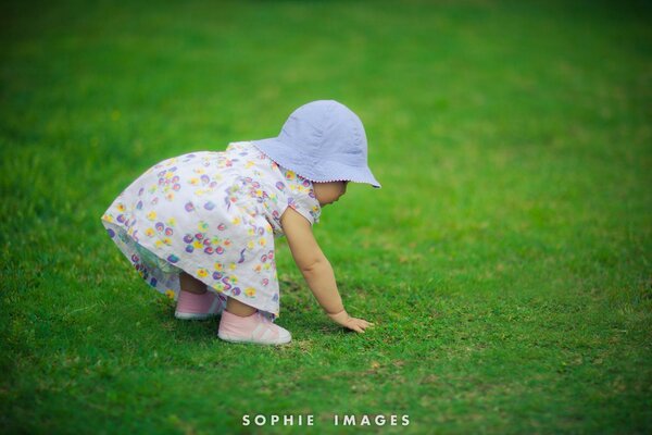 Children s entertaining games on the grass