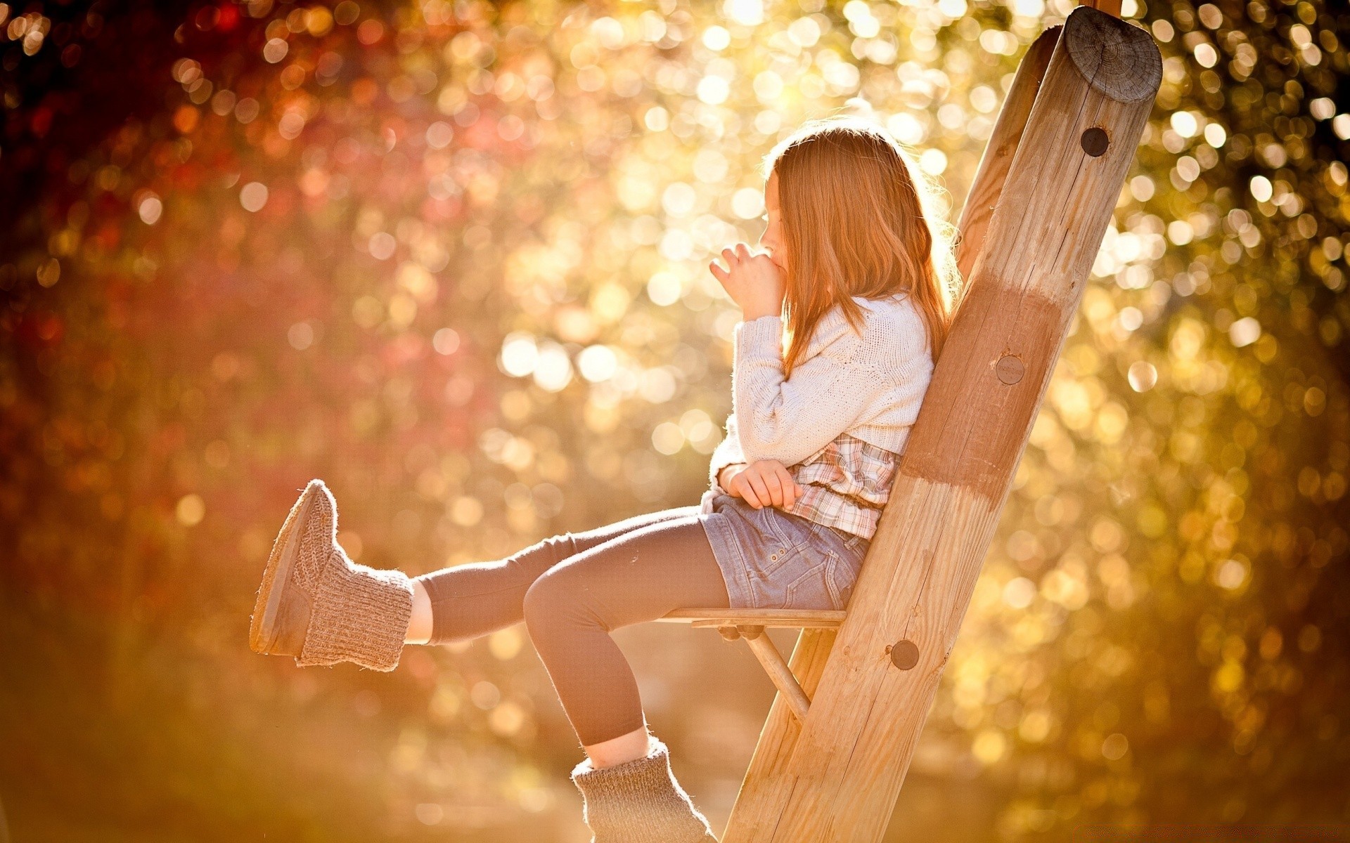 bambini ragazza donna adulto singolo legno ritratto autunno divertimento all aperto tempo libero parco felicità natura sorriso bambino divertimento