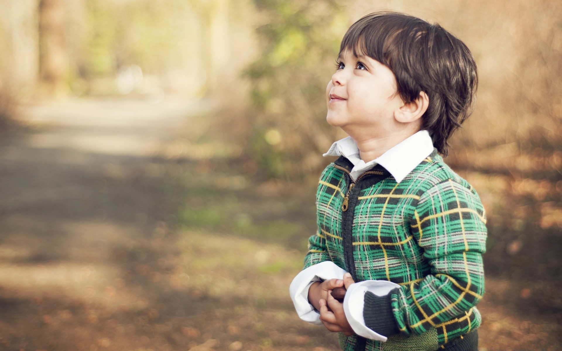 crianças criança sozinho ao ar livre menina retrato natureza outono luz do dia parque felicidade lazer adulto menino juventude vestir estilo de vida mulher diversão fofa