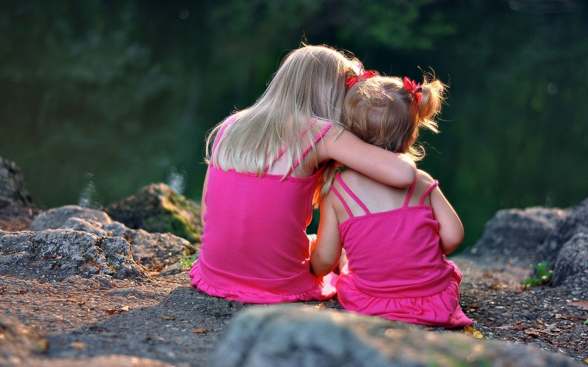 enfants nature à l extérieur enfant été fille parc loisirs femme plaisir mignon portrait herbe