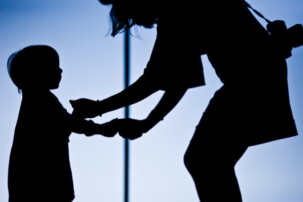 L ombre de maman et fils