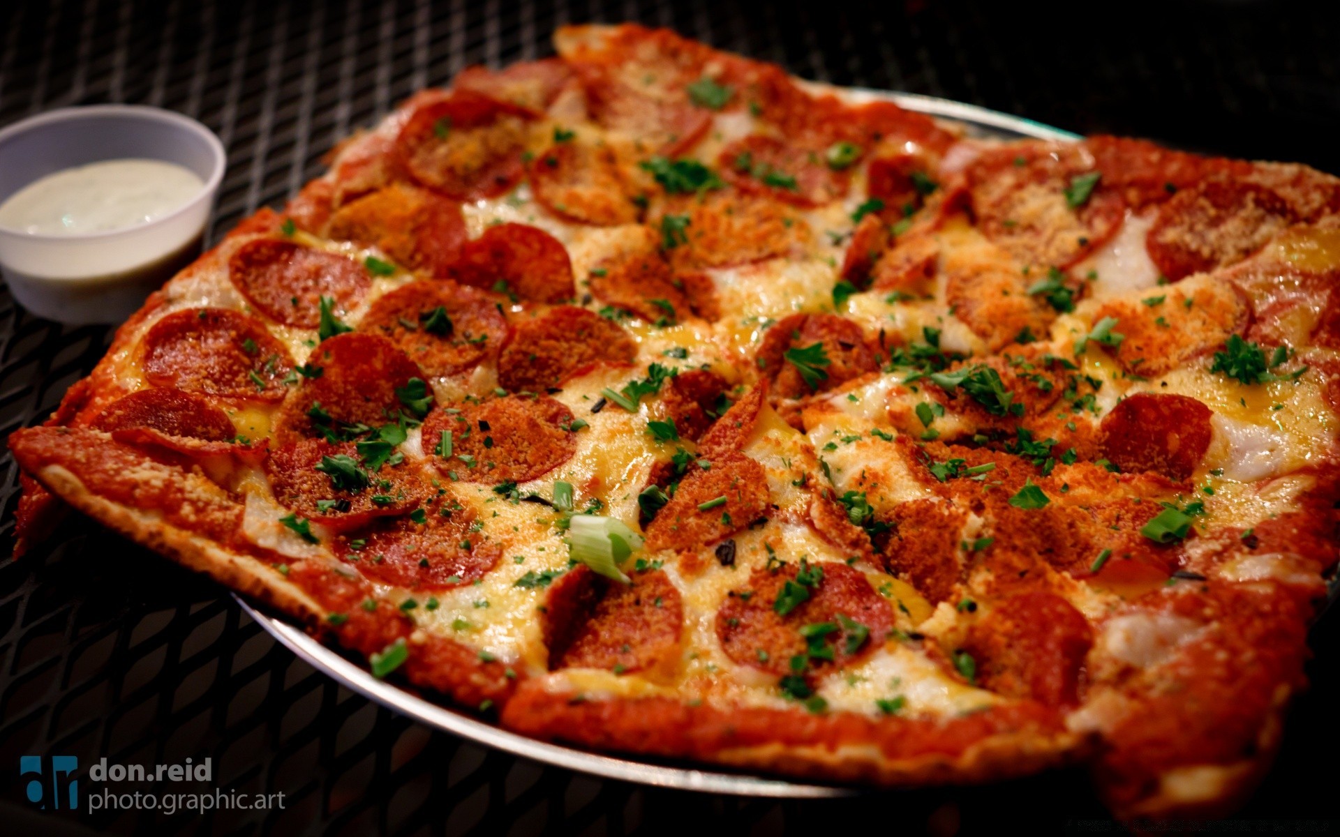 frühstück pizza essen käse mozzarella mittagessen abendessen lecker tomate essen krusten schnell peperoni beute soße scheibe fleisch erfrischung schinken hausgemacht