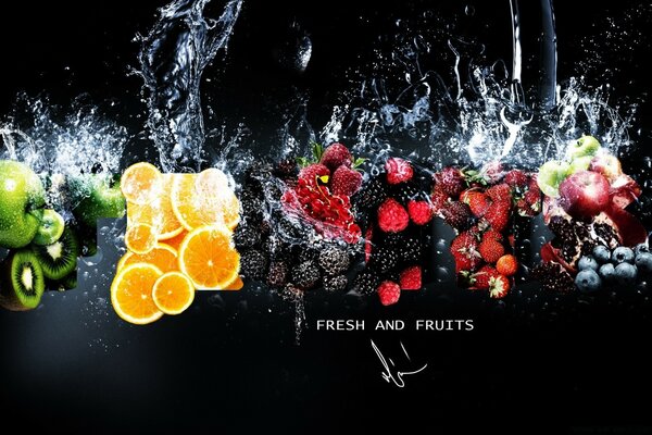 Bild von Früchten und Beeren in Spritzwasser