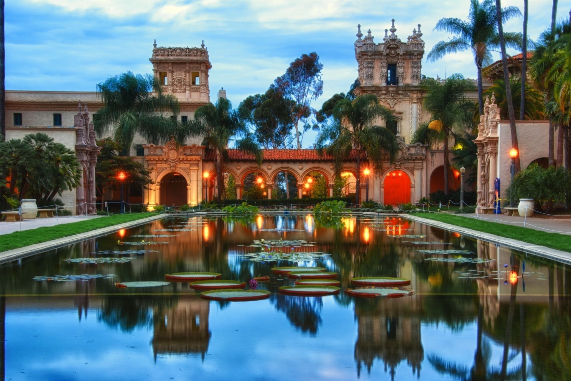 parks architecture travel water building pool reflection city vacation fountain tourism sky outdoors palm landmark hotel tree urban old