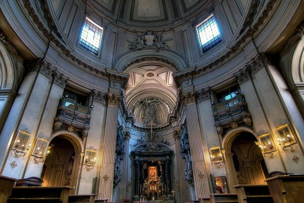 View of the dome of the temple from the inside