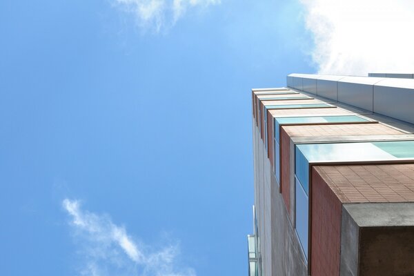 Un coup dans le ciel. Un regard inhabituel sur l architecture