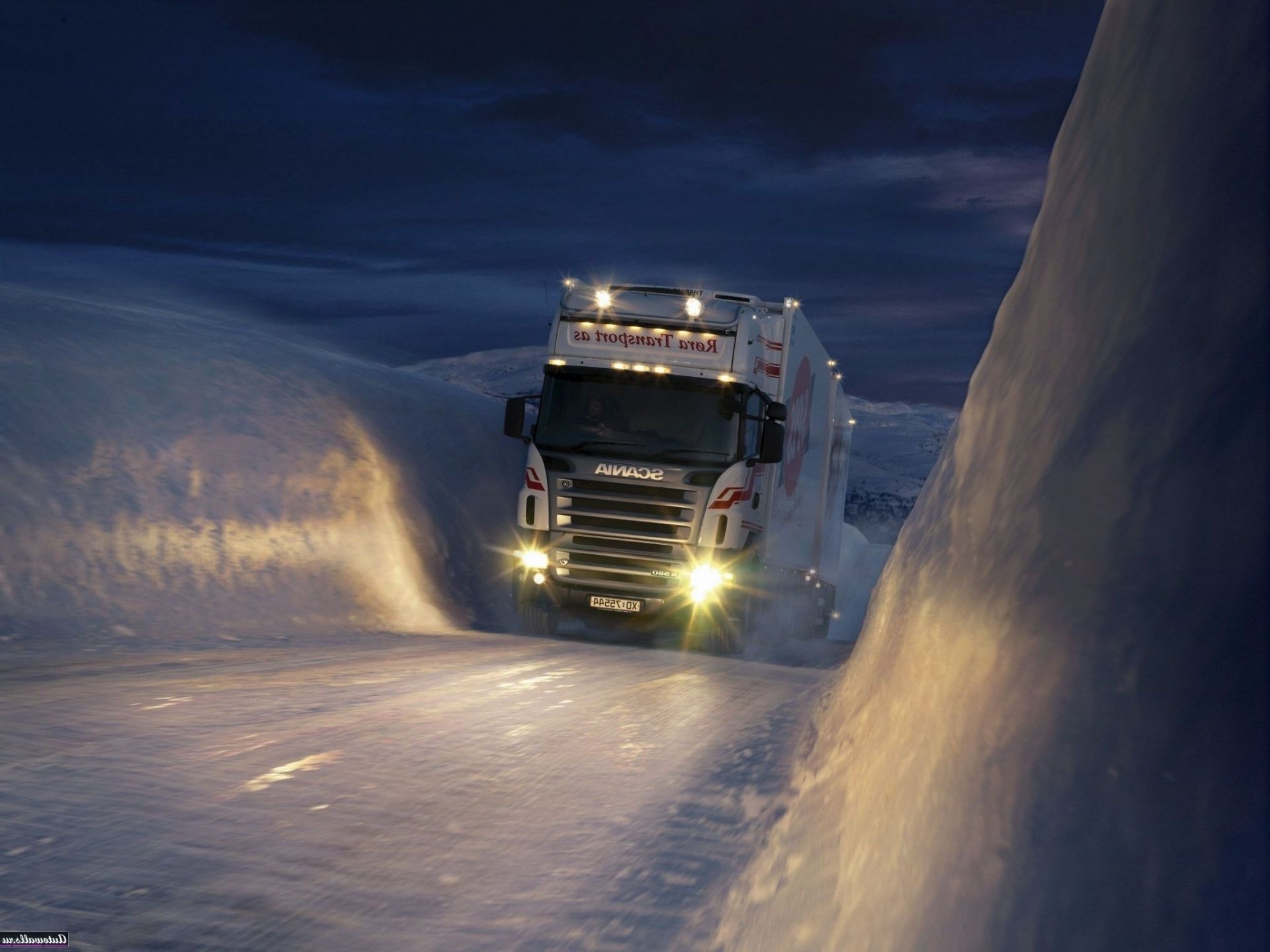 lkw transportsystem winter schnee auto reisen straße sonnenuntergang himmel licht dämmerung auto abend im freien