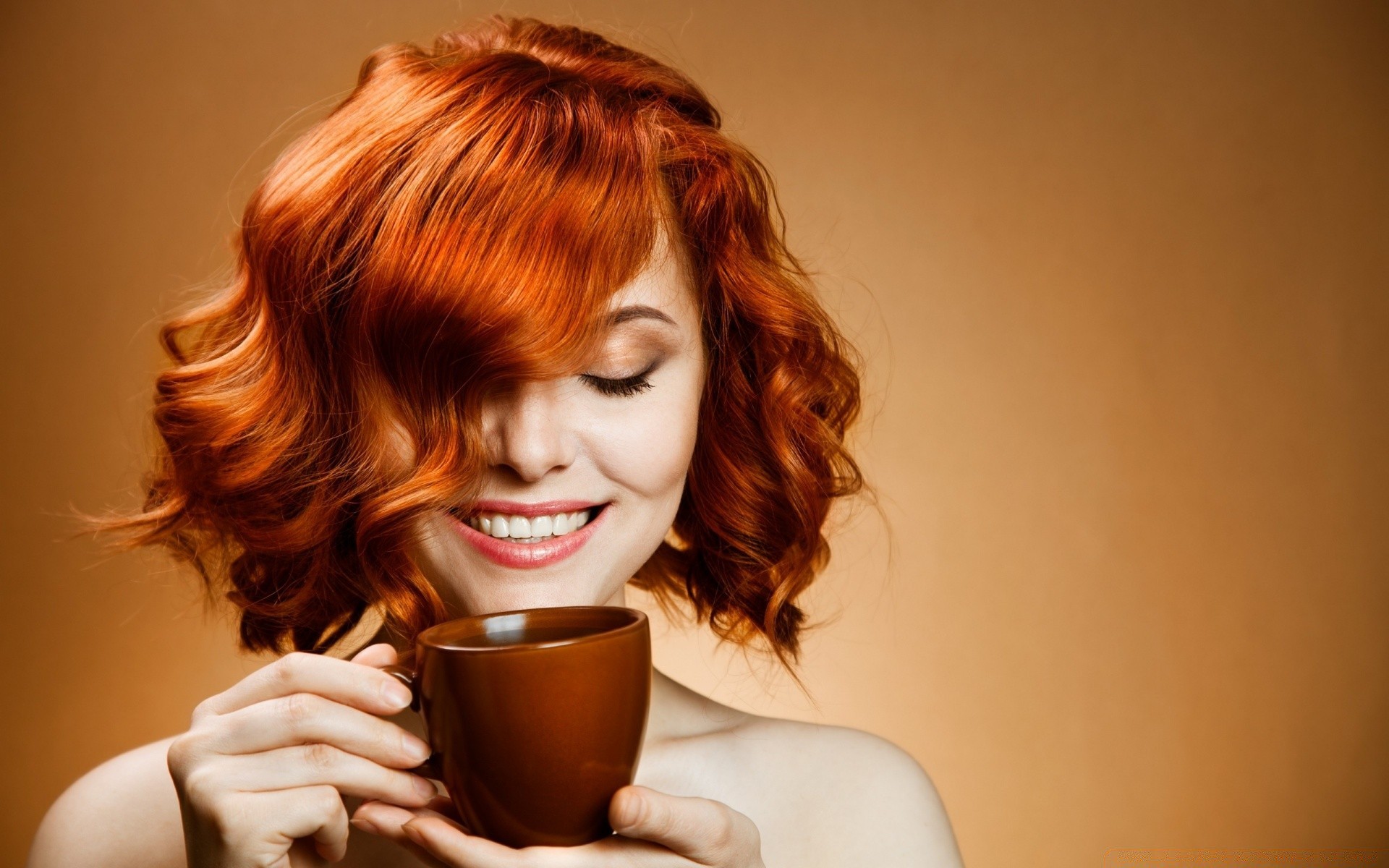 andere mädchen kaffee tee morgendämmerung frau tasse trinken becher cappuccino frühstück porträt drinnen entspannung mädchen