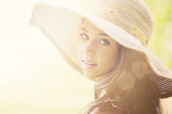 Portrait d une jeune fille au chapeau