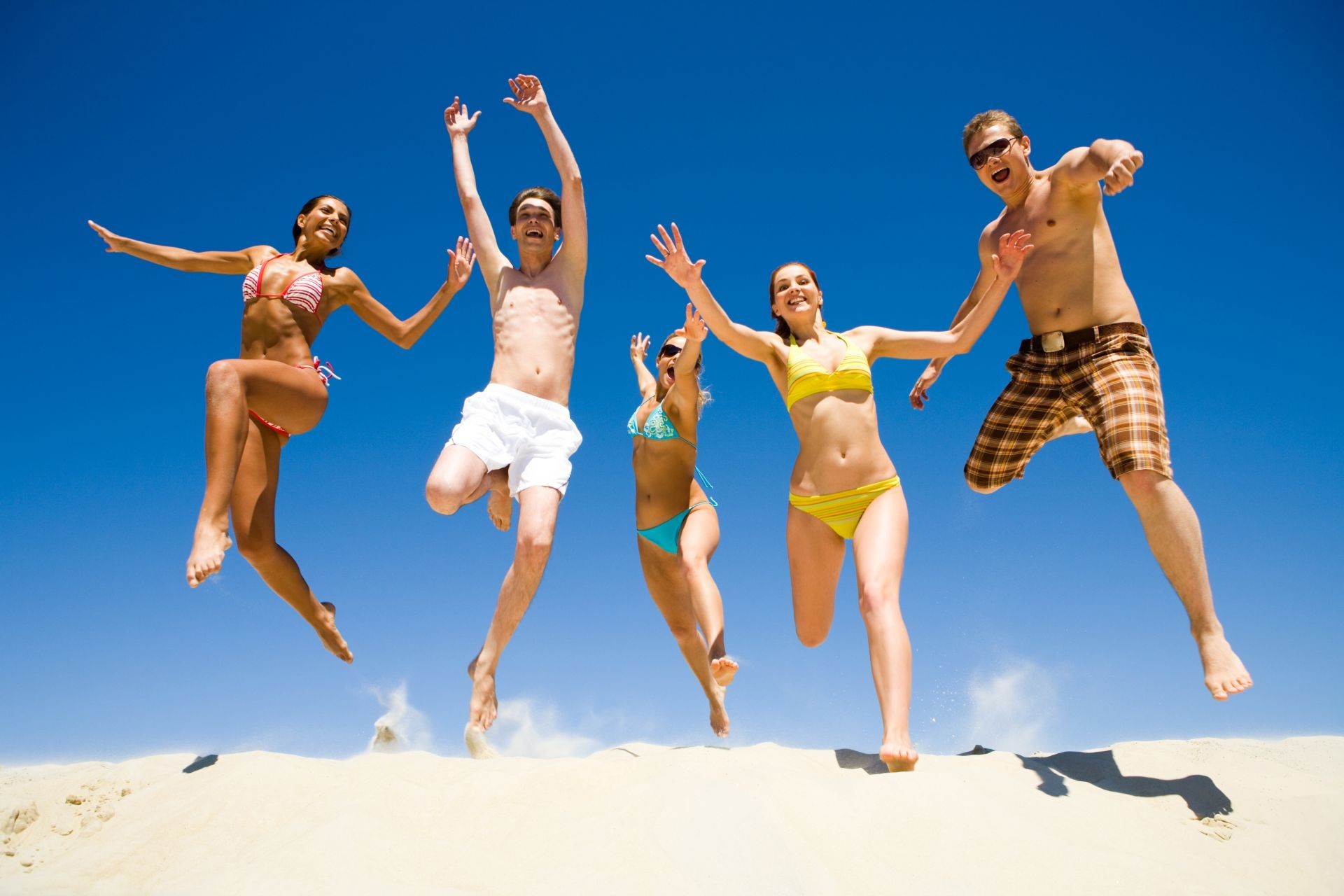 casa e interni divertimento relax donna uomo gioia piacere movimento spiaggia sabbia estate azione adulto spensierato felicità cielo