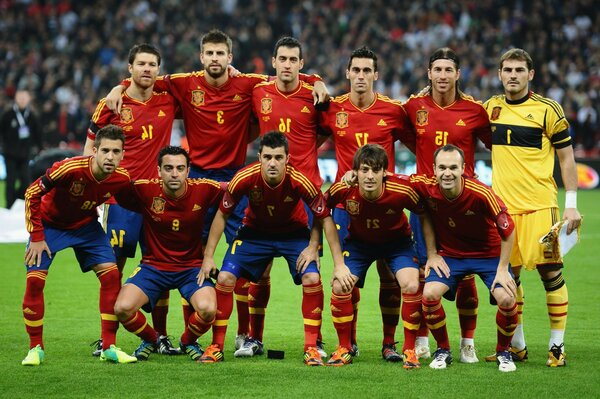 Equipo de fútbol en el gran estadio