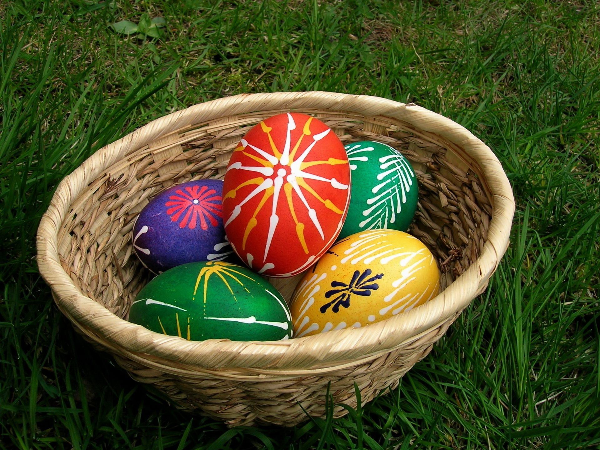 easter basket egg grass wicker food traditional nature handmade nest decoration color festival