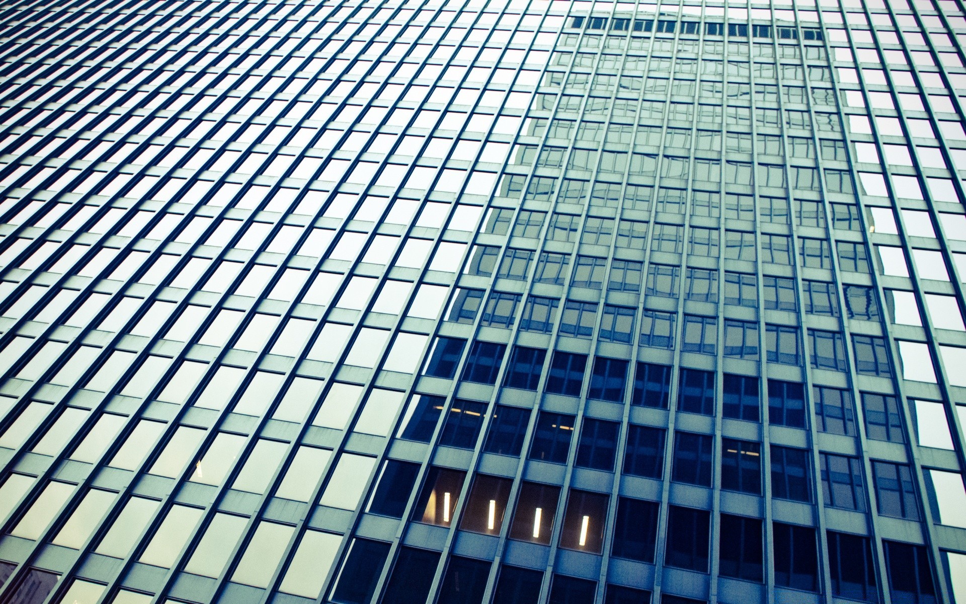 haus und interieur glas architektur fenster wolkenkratzer futuristisch modern perspektive reflexion modern stadtzentrum haus geschäft stahl büro geometrisch stadt städtisch hoch ausdruck