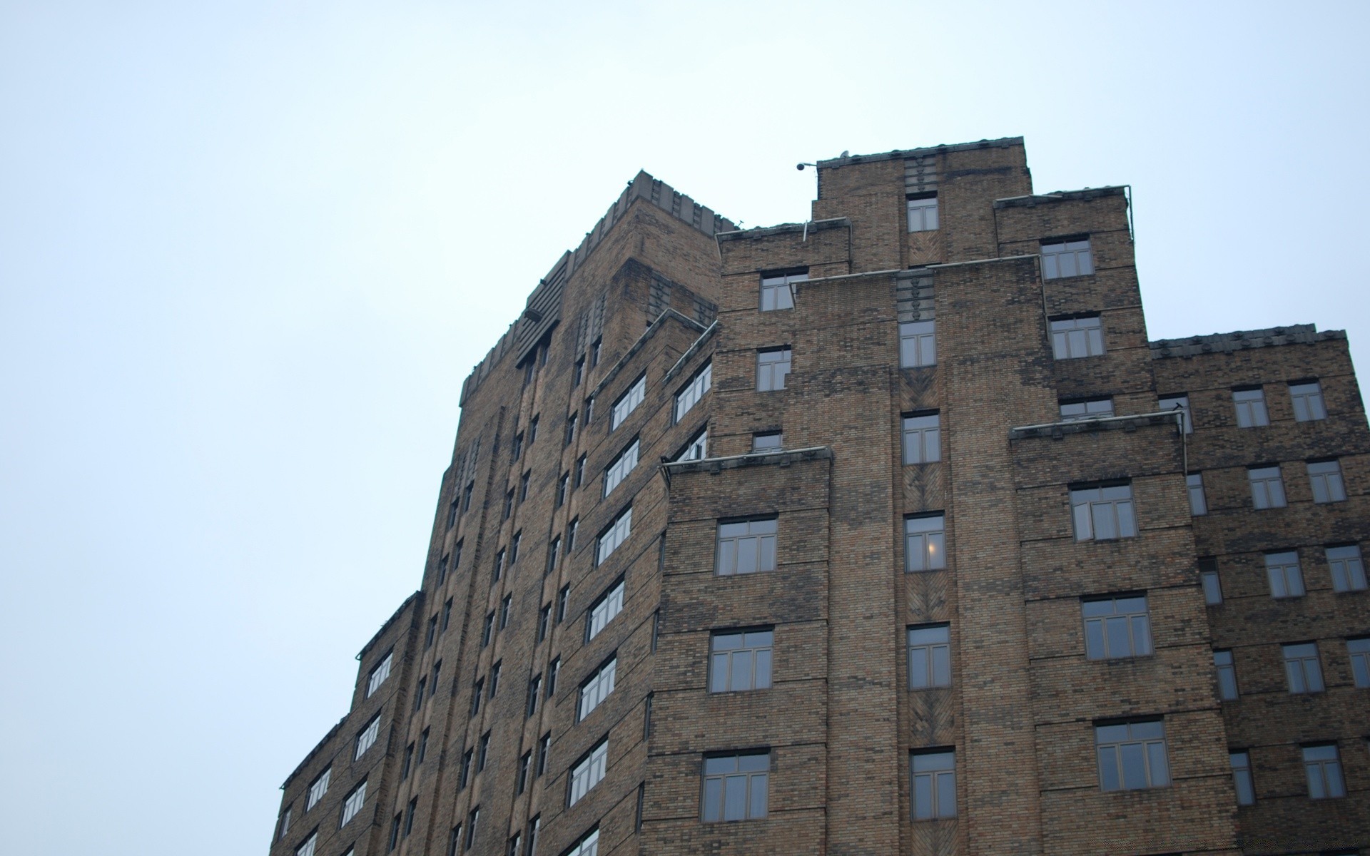 haus und interieur architektur haus stadt himmel ausdruck städtisch fenster bau wolkenkratzer hoch zuhause tageslicht wohnung im freien wände haus büro fassade modern