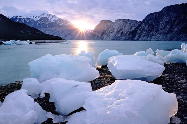 Glaciers Nord lac montagne gel