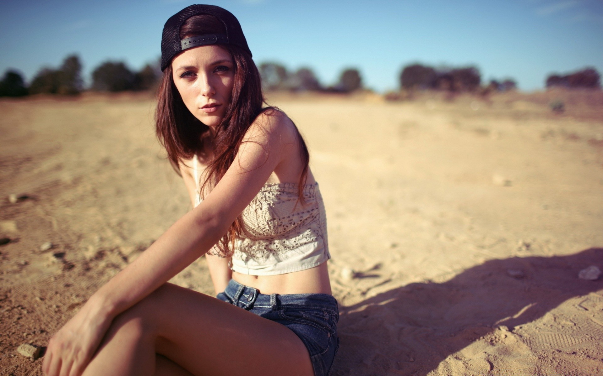 autre fille sable plage à l extérieur femme unique fille été nature adulte portrait voyage beau temps vacances mer mer désert coucher de soleil eau