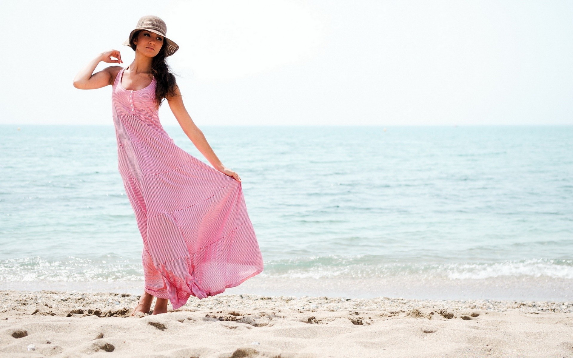 outras garotas praia areia mar verão água oceano mar relaxamento férias natureza sol mulher bom tempo tropical viajar férias céu