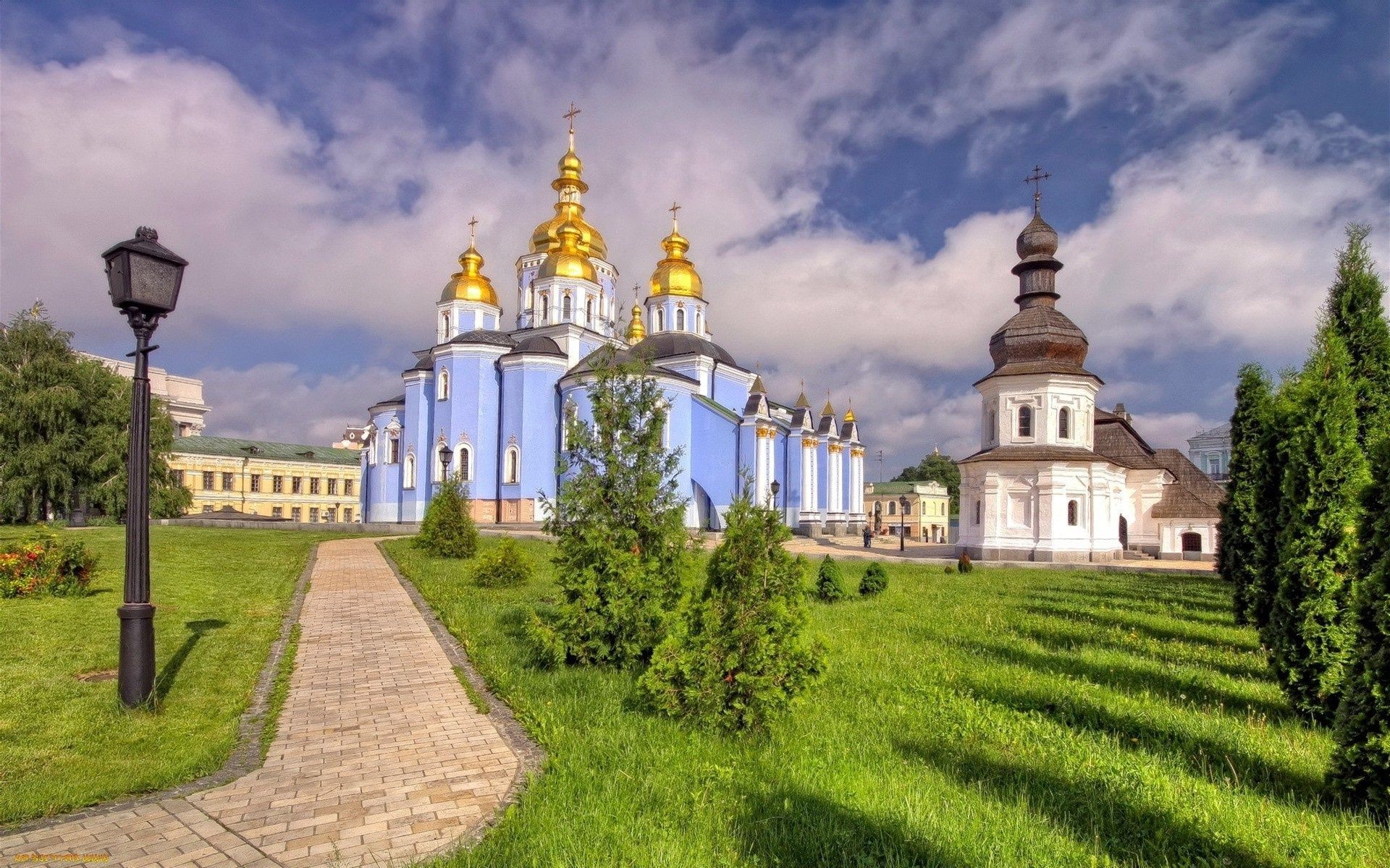 древняя архитектура архитектура дом путешествия небо замок старый город культура религия достопримечательность древние на открытом воздухе памятник туризм церковь башня исторический знаменитый