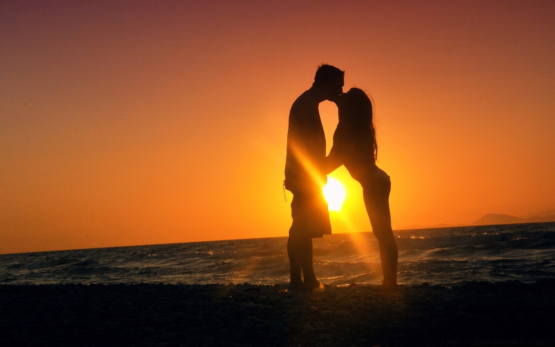 cuori tramonto alba sole spiaggia crepuscolo illuminato acqua mare sera oceano cielo