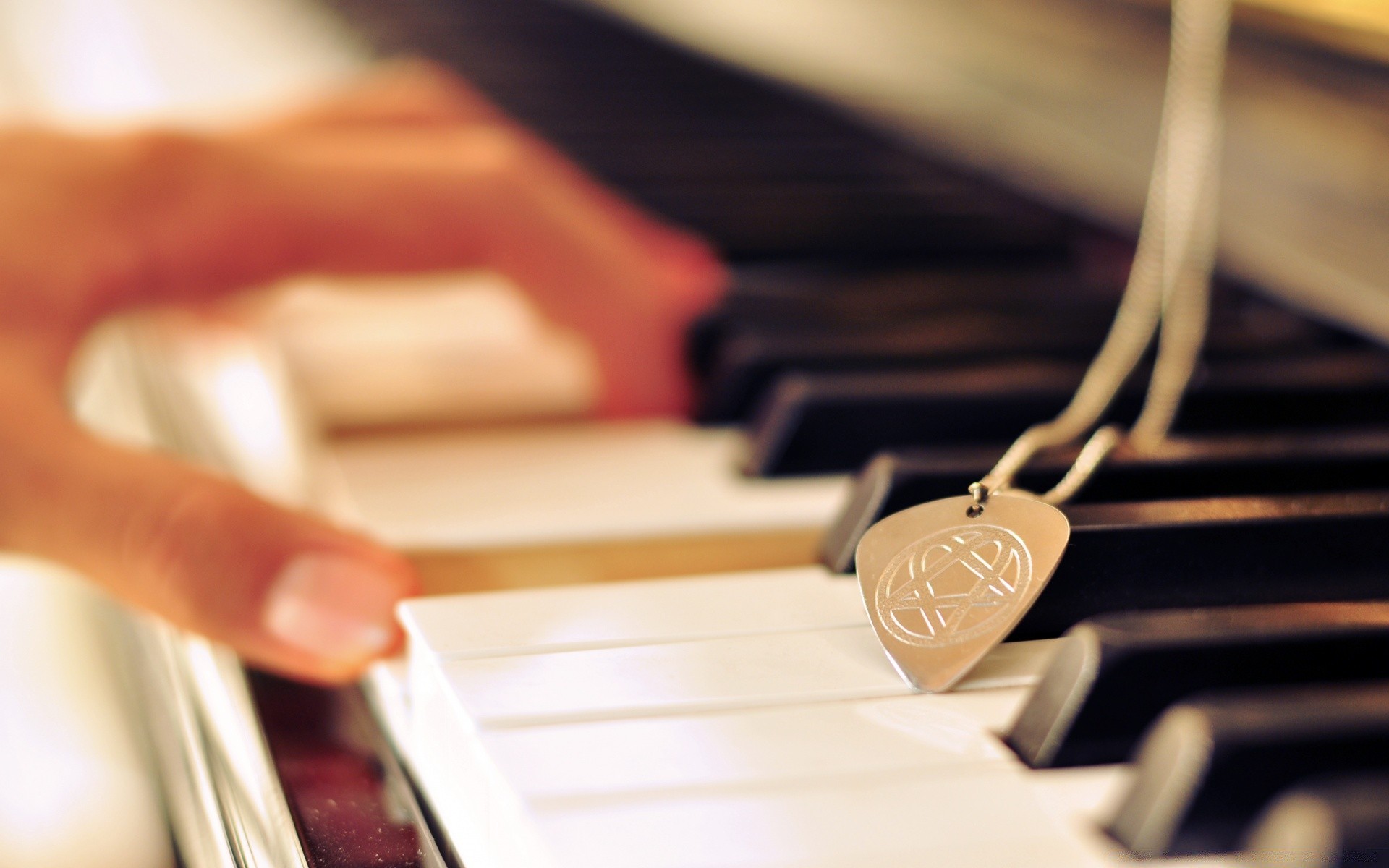 música piano teclado instrumento sonido clave acorde canción armonía jazz ritmo gato ébano madera jugar sintetizador nota pianista