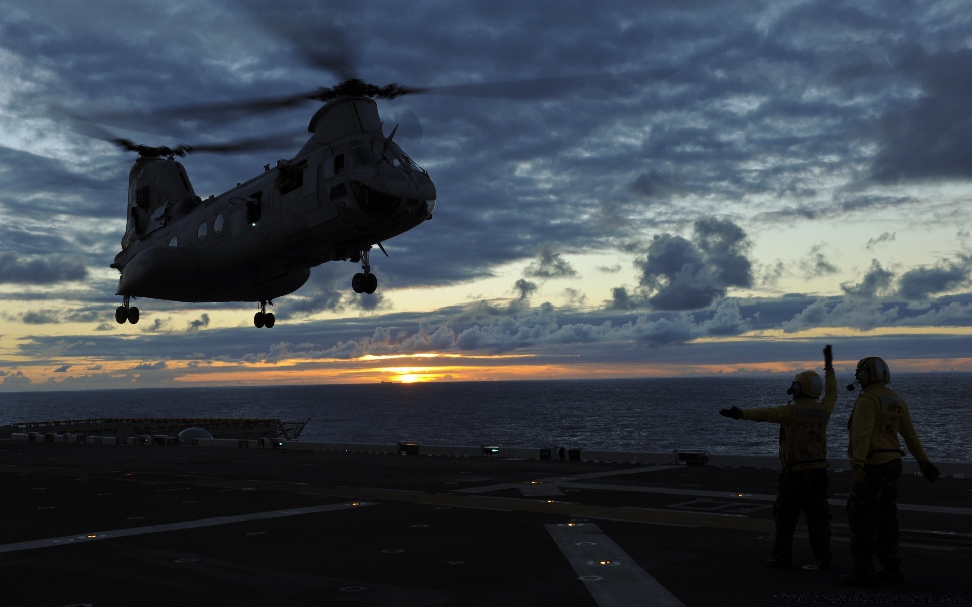 luftfahrt flugzeug flugzeug sonnenuntergang wasser ozean auto meer militär dämmerung landschaft abend reisen himmel strand transportsystem flughafen hintergrundbeleuchtung meer silhouette dämmerung