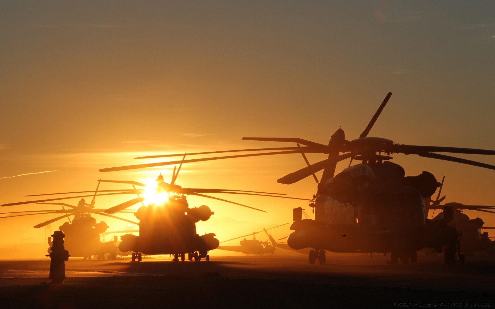 havacılık uçak askeri helikopter uçak araba ulaşım sistemi savaş ordu havaalanı gün batımı sanayi hava kuvvetleri silahlar hava makine arkadan aydınlatmalı gökyüzü deniz kuvvetleri siluet