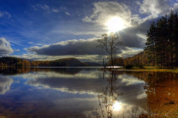 Ríos, estanques. Reflejo del amanecer