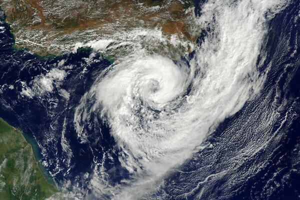 Grande furacão na atmosfera da Terra