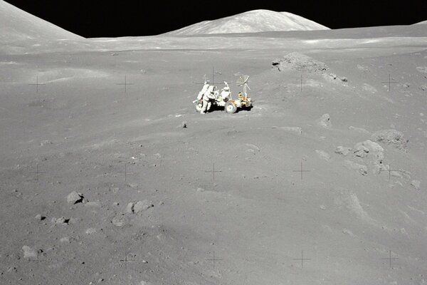 Atterraggio su un pianeta freddo deserto