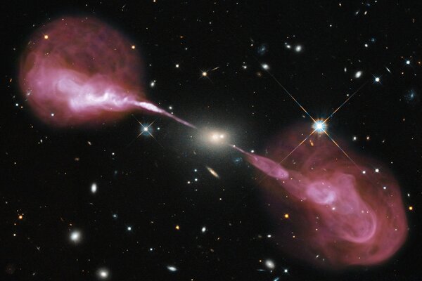 Космічне зображення двох галактик