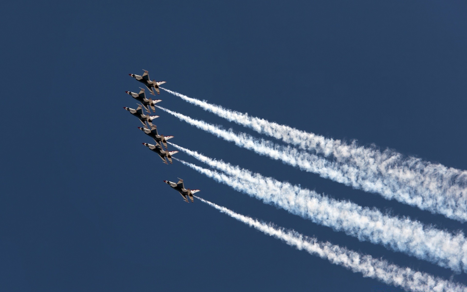 aviation avion avion avion vol militaire voler précision combattant formation géologique fumée vitesse ciel aile air force voiture rapide guerre