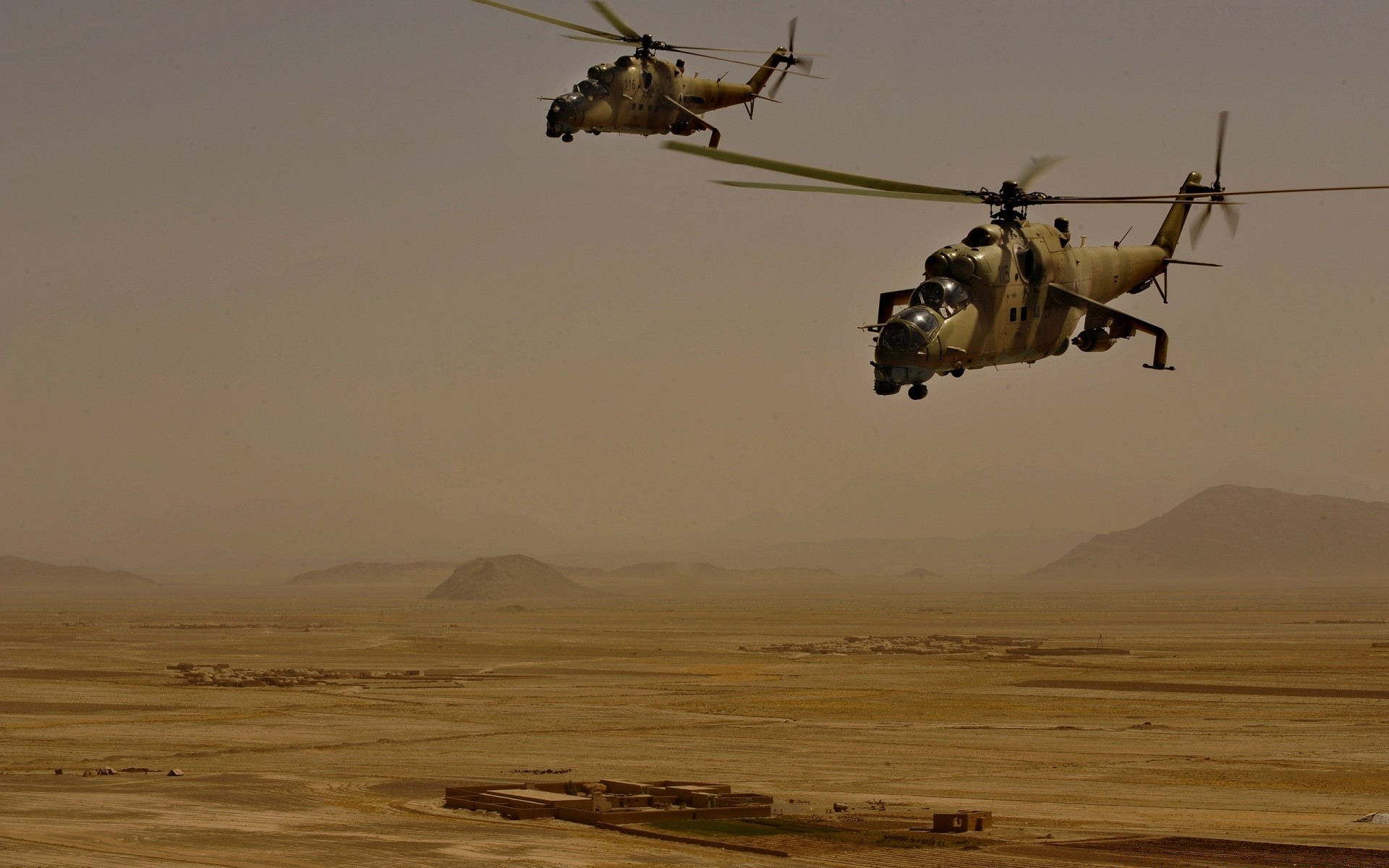 aviazione aereo auto militare aereo sistema di trasporto elicottero deserto luce del giorno volo all aperto paesaggio viaggi cielo aeroporto guerra