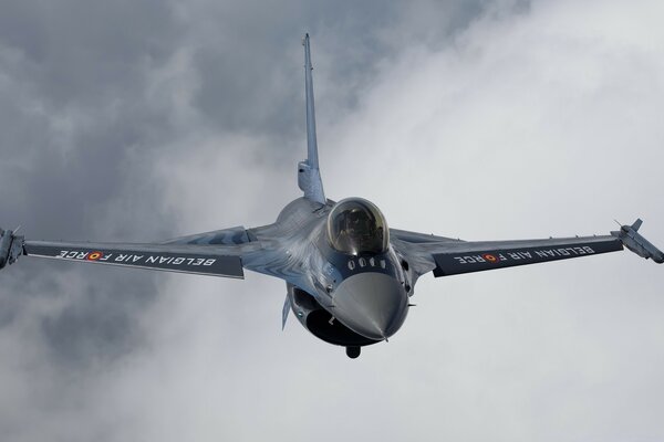 Trainingsflug eines Kampfjets