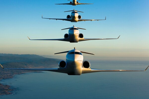 Aviación, acrobacias aéreas en el cielo infinito